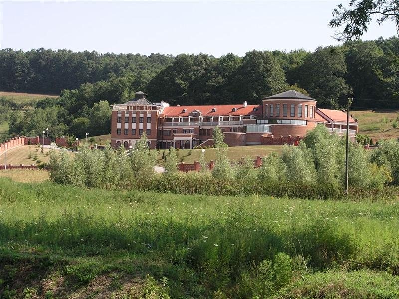 Samostan sv. Josipa u Breznici Đakovačkoj