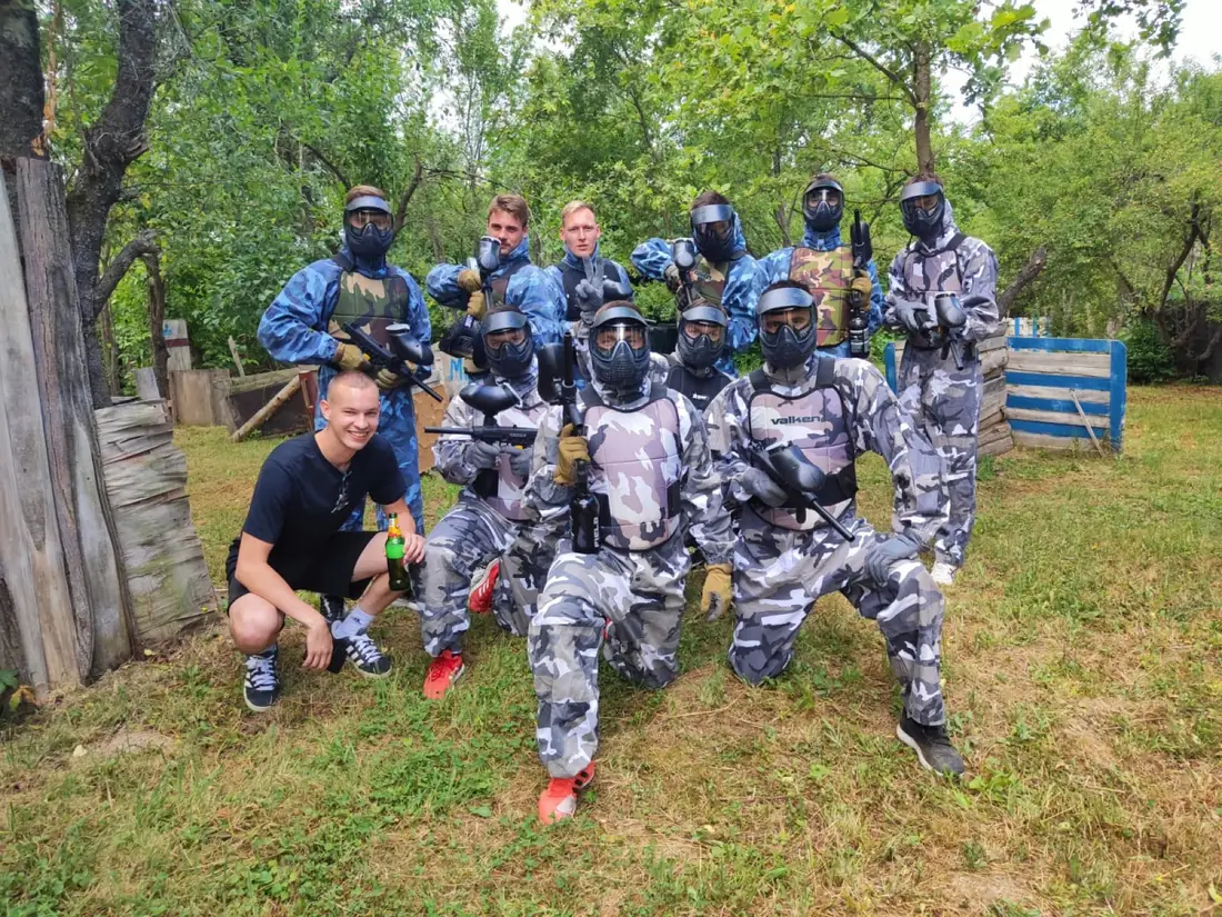 Paintball dvoboj iza zaklona