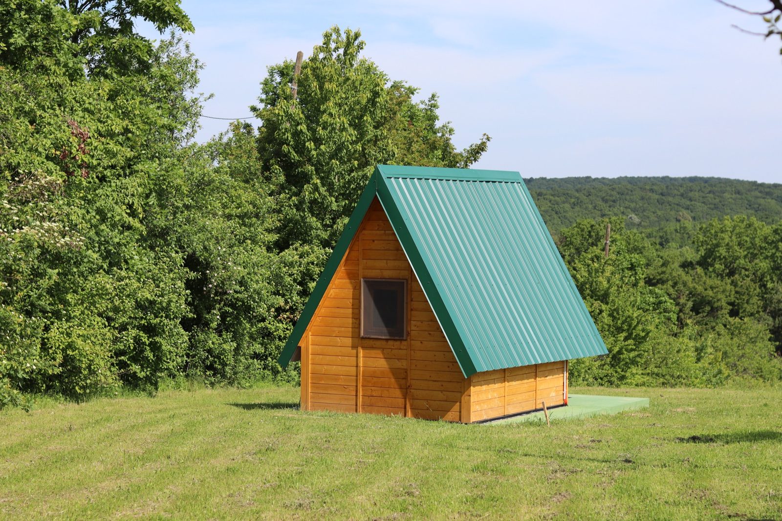 Kuća za odmor Demode — Bungalov Luna, ognjište i klupice